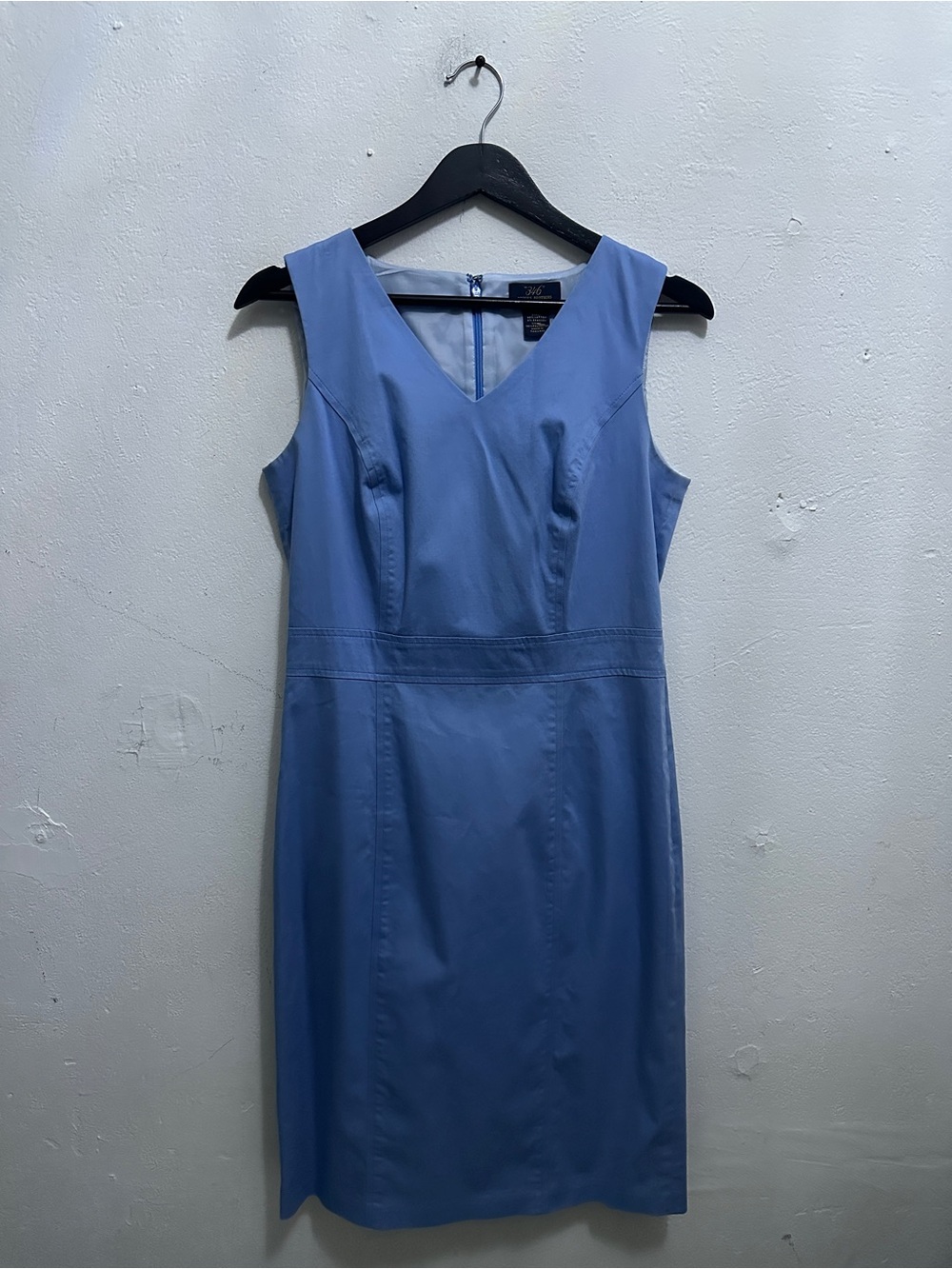 Brooks Brothers 346 Women’s Blue Sleeveless V-Neck Sheath Dress Size 4